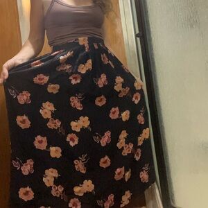 Full Floral Skirt Size M - Elastic waist with gathering. Black background floral